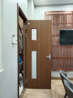 Cửa gỗ HDF veneer giá rẻ - Cửa phòng ngủ cao cấp