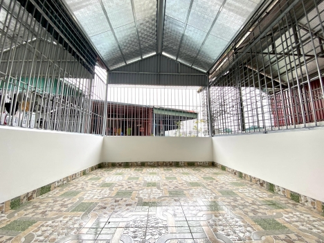 Nhà 5 tầng 40m, LÔ GÓC, đường NGÔ GIA TỰ cạnh nút giao CẦU CHUI, thông sang VŨ ĐỨC THẬN.