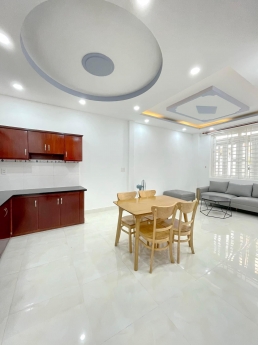 BÁN NHÀ 2 TANG GẦN HIM LAM QUẬN 7 NGANG 7M GIÁ NHỈNH 5 TỶ