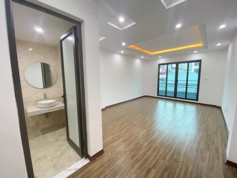 CHÂN DÀI MẶT NGÕ GIÁP BÁT- Ô TÔ- KD- THANG MÁY-THOÁNG TRƯỚC SAU- NHÀ MỚI !!! 

Diện tích: 77m2*6