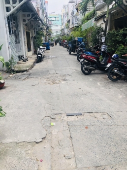 BÁN NHÀMẶT TIỀN  DIÊN HỒNG SÁT CHỢ BÀ CHIỂU  5 TẦNG BTCT- 7 PHÒNG, 7WC - DÒNG TIỀN 20TR/THÁNG.-SỔ