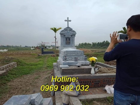 Mẫu Mộ Bằng Đá Nguyên Khối Đẹp Bán Tại Sóc Trăng