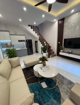 Phố Ngọc Khánh  (Ba Đình) Bán Nhà 4 Tầng - 35m2 mt: 4.5m NHÀ MỚI 3 NGỦ nhỉnh 4 tỷ