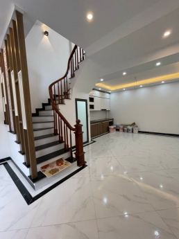 Bán nhà Liên Mạc 5 tầng x 30m2, MT 4m, ô tô đỗ cổng, Chỉ 2.6 tỷ.
