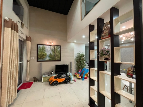 Biệt Thự sát  Đặng Văn Bi - Trường Thọ- TP. Thủ Đức  12.9 x14.8  Nhà 3 Tầng 1PK, 1PA, 5PN, 3WC giá