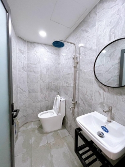 Nhà đẹp Lê văn sỹ, 2 lầu đúc, xe hơi tới nhà, chi 4,5 tỷ