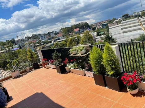 BÁN BIỆT THỰ XINH VIEW ĐỒI NAM HỒ ĐÀ LẠT
