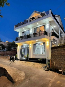 BÁN BIỆT THỰ XINH VIEW ĐỒI NAM HỒ ĐÀ LẠT