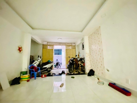 Bán nhà trả nợ Đường Bạch Đằng, P.15, Bình Thạnh. Dt: 4,9mX21m. Giá 10,2 tỷ