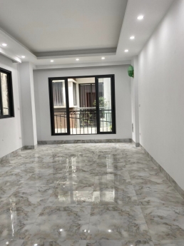 Nhà 5 tầng 40m, LÔ GÓC, đường NGÔ GIA TỰ cạnh nút giao CẦU CHUI, thông sang VŨ ĐỨC THẬN.