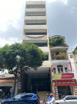 Cho Thuê Gấp Tòa Nhà Đường Đào Duy Anh, P. 9, Q. Phú Nhuận, DT: 6.6x22, DTSD:~1000 m2, Giá: 250