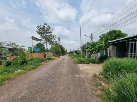 ĐẤT THỔ CƯ _ SỔ HỒNG SẴN_ NGAY  MẶT TIỀN ĐƯỜNG NHỰA  12M .