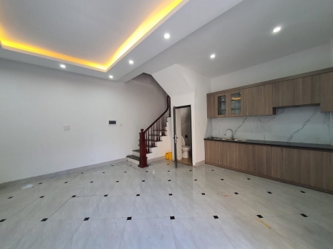 Bán nhà Thụy Phương gần UB Phường, Trường học Ô tô tránh giá 4,5 tỷ.