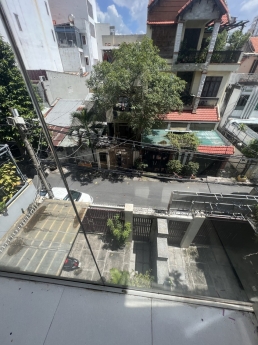 Bán Biệt Thự MT đường Sông Thương gần Sân Bay. DT 6.5 x 20, 4 tầng, 5 PN giá 37 tỷ.