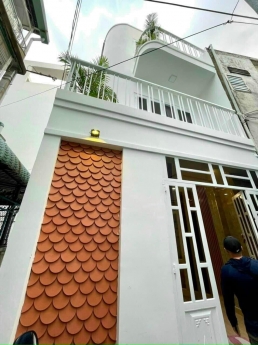 Bán nhà Vườn Lài Tân Thành, Tân Phú, 56m2, 2 tầng, HXH, giá 4 tỷ TL, tặng nt sang