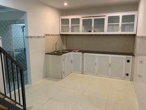 Nhà giá rẻ mê lửng Tô Hiệu 65m2 gần bến xe, trường học