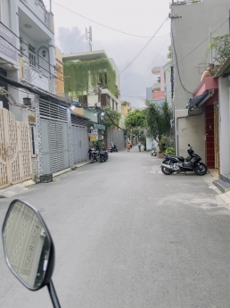 Bán nhà đường Nguyễn Trọng Tuyển, PN, 57m2, 3 tầng, khu an ninh, dân trí cao.