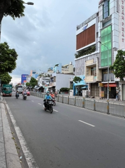 Bán nhà mặt tiền Tây Thạnh - Tân Phú. DT 561m2, 2 tầng lầu giá 53.2 tỷ.