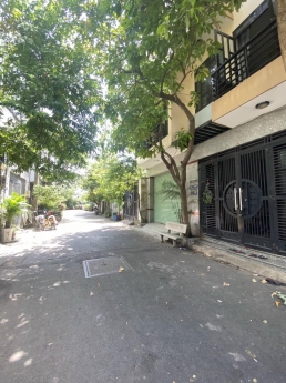 MẶT TIỀN ĐƯỜNG - ĐƯỜNG NHỰA 8M - 3 TẦNG - 4x18m - CHỈ  6 TỶ Nhinh