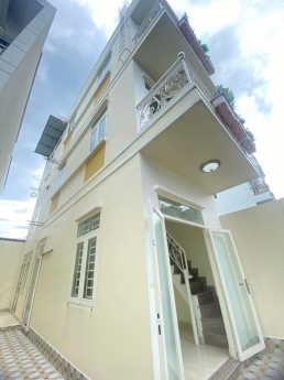 Nhà đẹp 4 tầng HXH Hiệp Bình Phước. 75m2  gần chợ Bình Triệu. Chỉ 4 tỷ x.