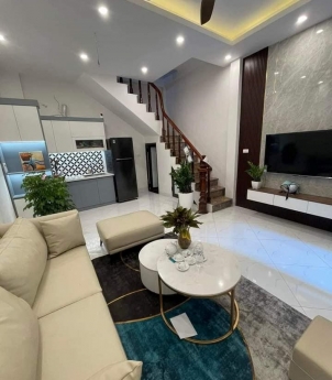 Bán nhà ngõ 68 quận ủy Cầu Giấy, diện tích 37m2, xây 5 tầng, mặt tiền 3.8m, giá 4.35 tỷ