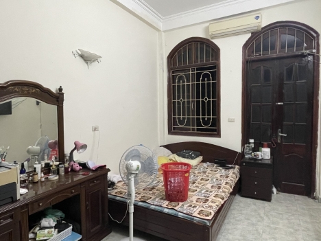 CẦN BÁN GẤP NHÀ PHỐ XÃ ĐÀN 40M2 5 TẦNG KINH DOANH CHỈ NHỈNH 4TY..