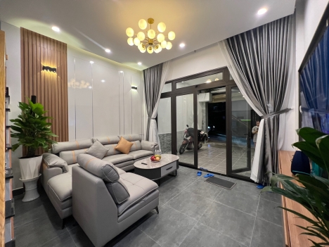 Nhà mới xây và đầy đủ nội thất cao cấp - phường 8 - Đà Lạt
