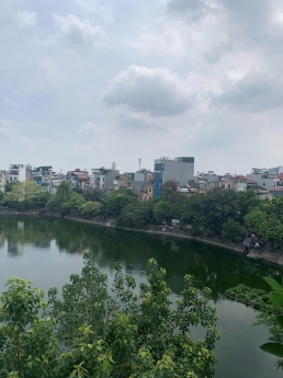 BÁN NHÀ MẶT HỒ VĂN CHƯƠNG - LÔ GÓC - THANG MÁY - TT ĐỐNG ĐA - VỈA HÈ 2 BÊN - MẶT TIỀN LÝ TƯỞNG - KD