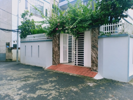 Bán nhà thị trấn Trạm Trôi, gần chợ Giang Xá, trường học: 32m2*3 tầng* giá 1.9 tỷ, lh .