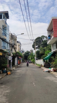 BÁN NHÀ MỚI ĐẸP, HẺM XE TẢI TRÁNH ĐƯỜNG TÂN HÒA ĐÔNG- BT