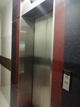 Bán khách sạn mặt tiền Bờ Bao Tân Thắng. DT 4.1 x 22, 7 tầng, 19 PN giá 24.8 tỷ.