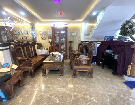 Bán nhà Phường Hiệp Thành, Quận 12- 60m2- 5 tầng .Ô tô vào nhà.