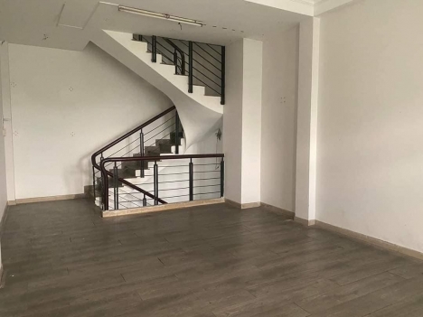 NHÀ MẶT TIỀN VỊ TRÍ VIP KINH DOANH ĐỈNH