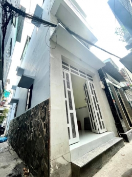 NHÀ ĐẸP, HẺM 1 TRỤC, SÁT QUẬN 1, 4 TẦNG, 30M2, 4.8 TỶ TL