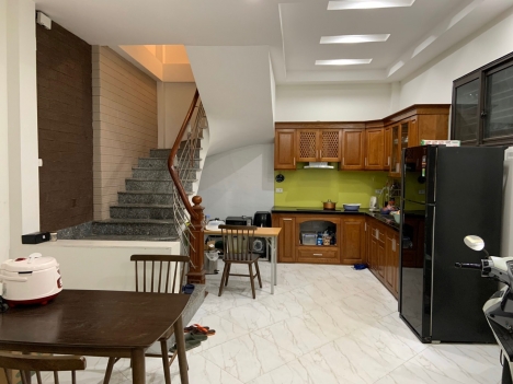 Bán nhà chính chủ phố Mễ Trì Thượng Ô tô sát nhà 45m 5 tâng 5.05 tỷ