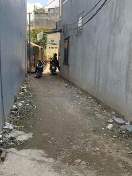 Bán nhà C4 phúc lợi Long biên .Dt 40m. Mt4 m. Giá 2.1tỷ.