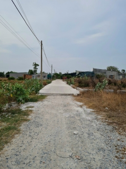 Cần tiền bán gấp lô đất hẻm ô tô, cách mặt đường Phước Thắng tầm 150m, hẻm thông các hướng, thuận
