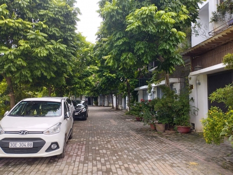 NHÀ ĐẸP KĐT AO SÀO-THANG MÁY NHẬP KHẨU, CỬA TỪ, TẦNG HẦM, NHÀ QUAN CHỨC, NỘI THẤT XỊN MỊN TOÀN ĐỒ