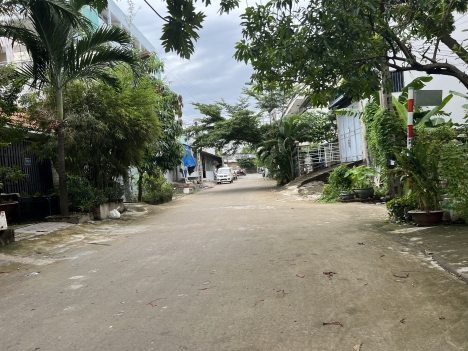 Bán đất thổ cư, cư xá Đại Học TCKT HCM, ngay ngã tư Võ Văn Kiệt-An Dương Vương, gần chợ trường học.