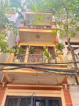 Bán Nhà Ngõ 105 Xuân La- Ô Tô vào Nhà- 65m2x5 tầng-4,1MT-Dân Trí Cao-3 Bước Ra Phố