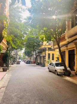 Bán Nhà Ngõ 105 Xuân La- Ô Tô vào Nhà- 65m2x5 tầng-4,1MT-Dân Trí Cao-3 Bước Ra Phố