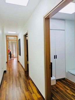 Bán gấp, nhà mặt phố Âu Cơ, Tây Hồ, vỉa hè, kinh doanh, Dt 50m2, 5T, giá 12 tỷ.