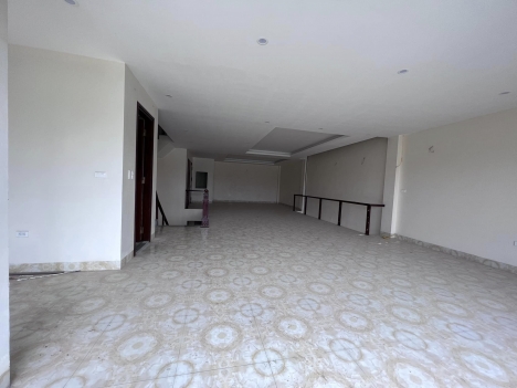 Bán nhà 6 tầng mặt hồ Định Công Hoàng Mai Hà Nội 108m2