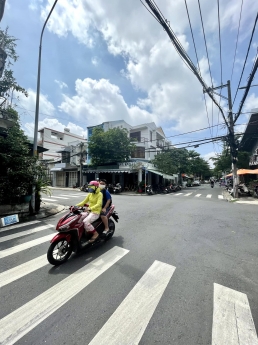 LÔ GÓC 2 MT ĐỖ BÍ – DT 4,5 X 20 – KD ĐA NGÀNH NGHỀ - CHỈ 90TR/M2