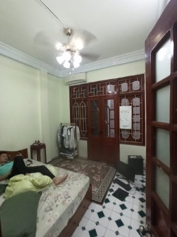 Gần 3 tỷ sở hữu ngay nhà Đê La Thành, đa công năng, 30m2, khách mua để ở cực phù hợp.