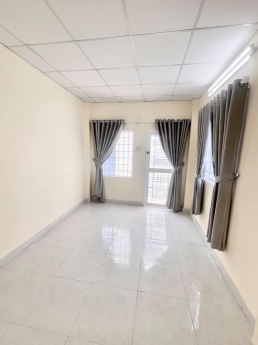 NHÀ ĐẸP, HẺM 1 TRỤC, SÁT QUẬN 1, 4 TẦNG, 30M2, 4.8 TỶ TL