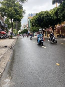 Khu KD sầm uất nhất nhì Sài Gòn. Cần bán căn biệt thự ngay mặt tiền đường Cao Thắng Quận 3