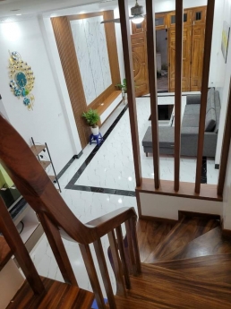 BÁN NHÀ PHÂN LÔ CẦU GIẤY - PHỐ TRUNG KÍNH - 32M X 5 TẦNG - GẦN Ô TÔ
