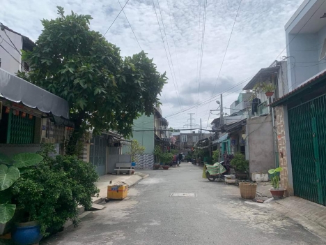 BÌNH TÂN, ĐS6, HXH ÔTÔ NGỦ NHÀ, SÁT LÊ VĂN QUỚI, BỐN XÃ, NHÀ RẤT MỚI 2TẦNG 32M2, 2PN 2WC, CHỈ 2.85