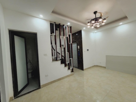 BÁN NHÀ QUẬN ĐỐNG ĐA ĐƯỜNG LÁNG LÔ GÓC THANG MÁY, Ô TÔ ĐỖ CỬA, XÂY 5 TẦNG GIÁ 8,7 TỶ